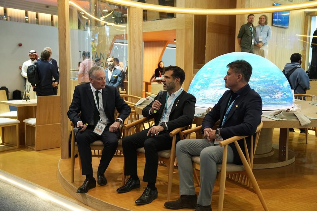 Interviews with exhibitors (video)